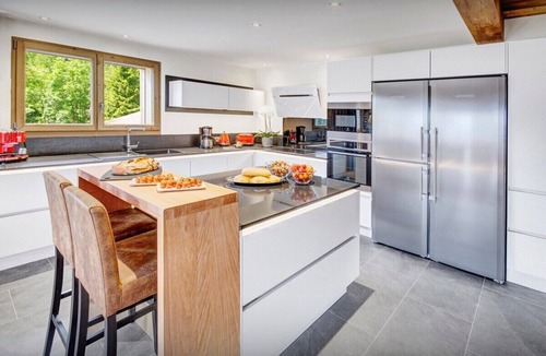 Manigod Ski Chalet | Alpine break with pool, jacuzzi and sauna