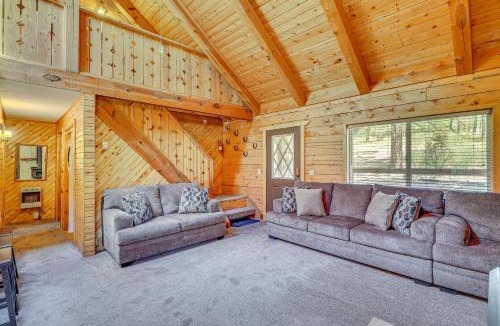 Alpine House | Alpine Cabin w/Deck: 3 Mi to Luna Lake!