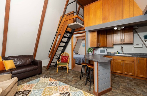 Otter Rock House | Alpine Chalet #6 Full Loft - Otter Rock, OR