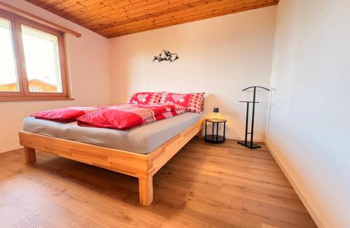Aeschi bei Spiez Apartment | Alpine Chalet Apartment - Terrace & Mountain View