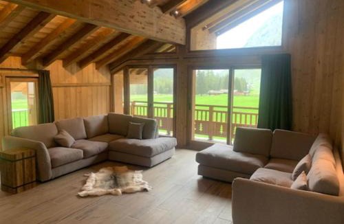 Champagny-en-Vanoise Ski Chalet | Alpine Chalet with Spa and pets