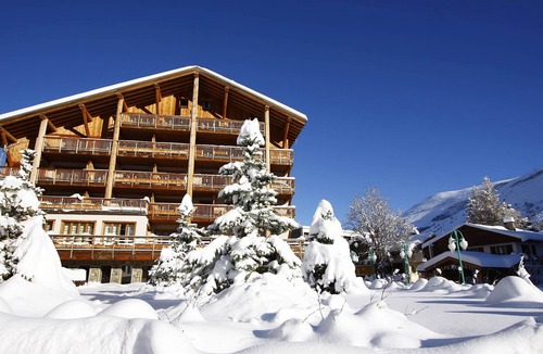 Venosc Apartment | Alpine Comfort Ski Slopes