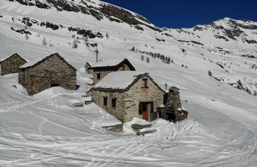 Bosco Gurin House | Alpine cottage "Casi Hütte" with a fascinating view