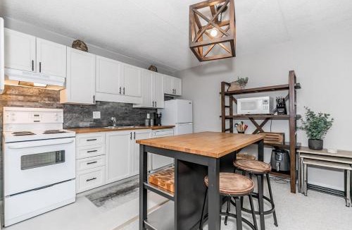 Collingwood House | Alpine Cove - Condo in Collingwood - Sleeps 6