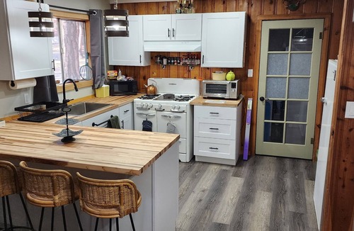 Alpine Cabin | Alpine Dog Friendly Cabin!