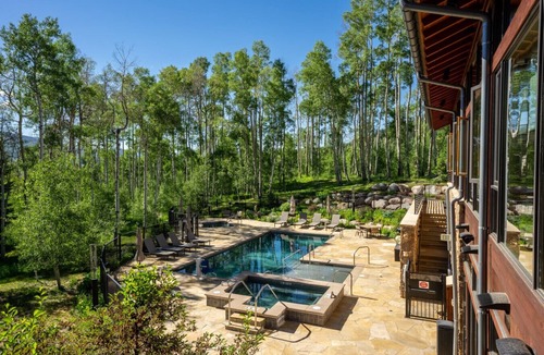 Silverthorne House | Alpine Drift - Pet-Friendly Escape | Firepit | Near Trails + Adventure