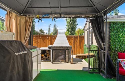 Southeast Calgary House | Alpine Elegance, Modern 5-BR, 2 Full Kitchens
