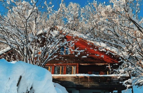 Grindelwald Ski Chalet | Alpine Escape - Iconic Views & Timeless Design