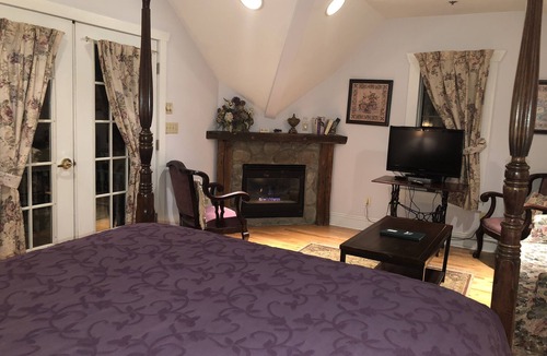 Vernon Bed & Breakfast | Alpine Haus Bed & Breakfast Inn