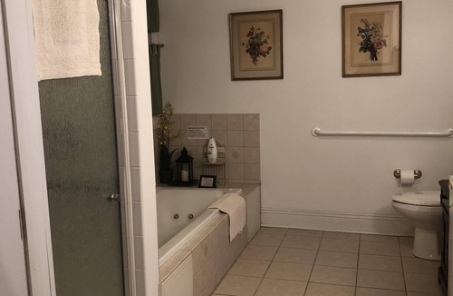 Vernon Bed & Breakfast | Alpine Haus Bed & Breakfast Inn