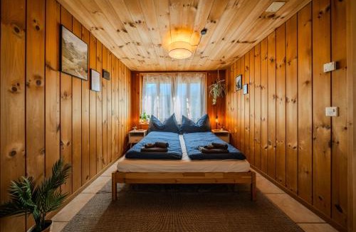 Schwanden bei Brienz Apartment | Alpine Hideaway near Brienz with Hot Tub & Parking