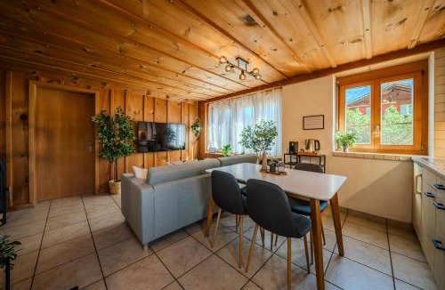Schwanden bei Brienz Apartment | Alpine Hideaway near Brienz with Hot Tub & Parking