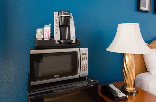 Bayshore Heights Hotel | Alpine Inn And Suites