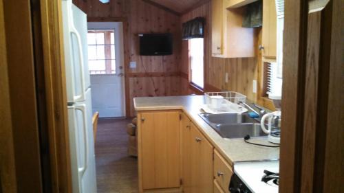 Corinth Resort | Alpine Lake Lakefront Cabin 5