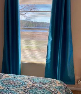 Hemphill Hotel | Alpine Lakeview Motel Room WiFi,Sandy beach Boat Ramp,Pier,Marina,Bath House with Laundromat