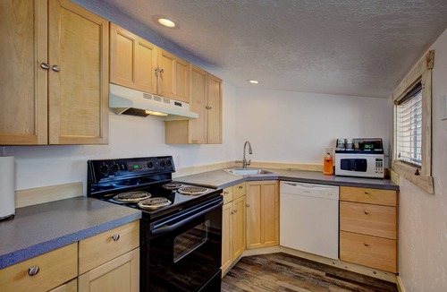 Cascade Hotel | Alpine Lodge and RV