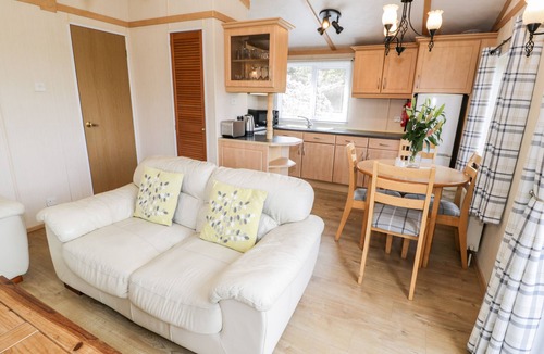 Rhyd-y-foel Cottage | ALPINE LODGE, pet friendly, character holiday cottage in Rhyd-Y-Foel