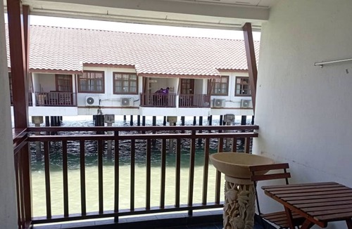 Taman Tanjung Ski Chalet | Alpine LXPD Premium Water Chalet