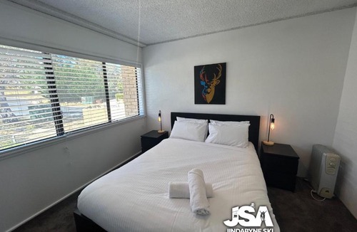 Jindabyne Apartment | Alpine Mountain View 43