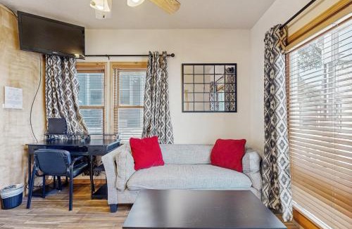 North Park City Hotel | Alpine Retreat #6