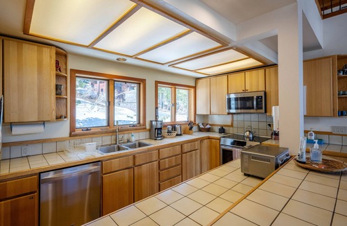 Twin Peaks House | Alpine Retreat by Hauserman Rentals