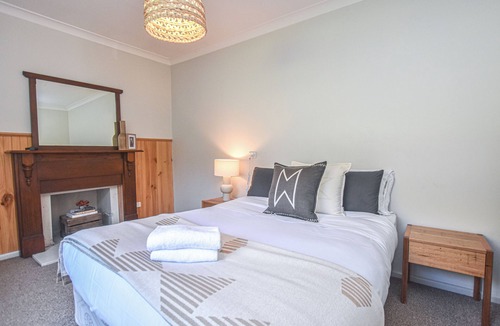 Ovens House | Alpine River Cottage