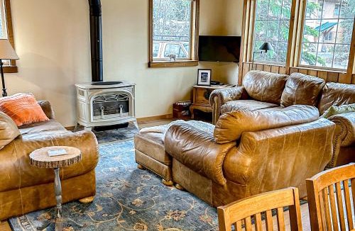 Alyeska House | Alpine Serenity Cabin