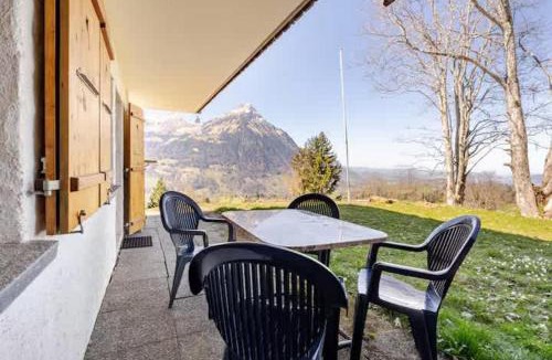 Reichenbach im Kandertal Apartment | Alpine View Chalet Private Garden & Lake Views