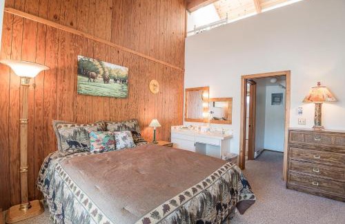 Ketchum House | Alpine Villa Condo 21