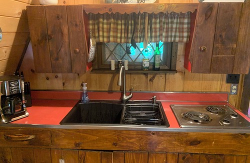 Warren Cabin | Alpine Village Chalet