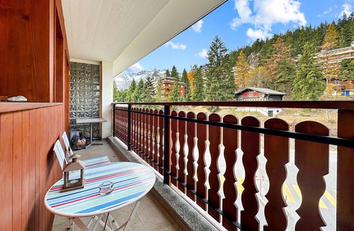 Lens Apartment | Alpine Vista - Next to the Cable car - Swiss Alps