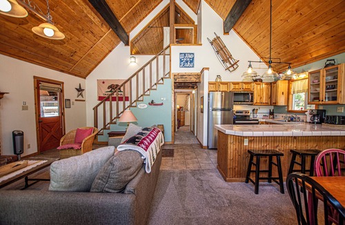 Comstock Acres House | Alpine Welcome by Hauserman Rental Group