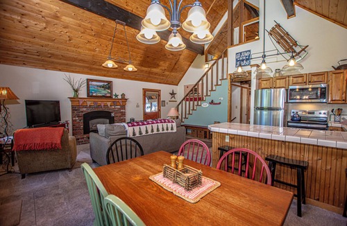 Comstock Acres House | Alpine Welcome by Hauserman Rental Group