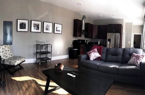 Lancaster Apartment | Al’s Apartment