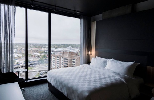 Saskatoon Downtown Hotel | Alt Hotel Saskatoon