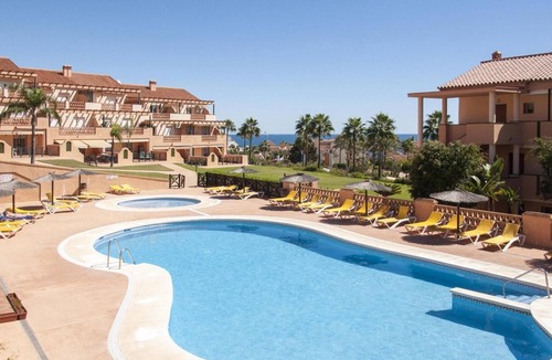 El Faro Apartment | Alta Loma 2 by Rafleys - Modern 1BR Apartment with Stunning Views