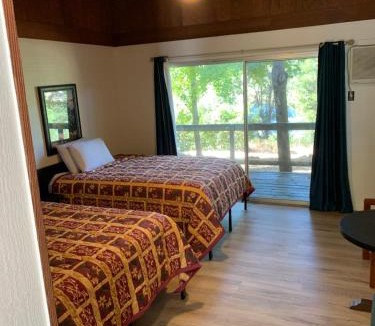 Alta Sierra Hotel | Alta Sierra Village Inn