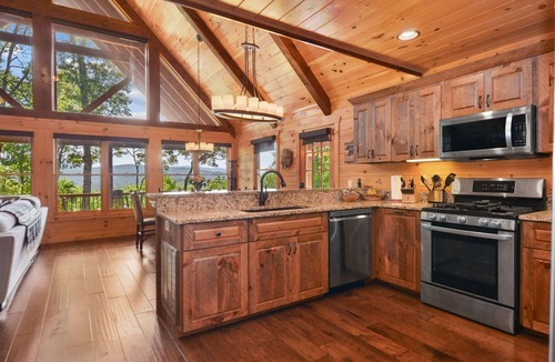 Aska Cabin | Alta Vista Luxury Blue Ridge Mountain Cabin +views
