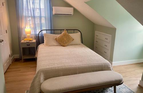 Belmont House | Altavista House - Renovated, Charming, & Walkable