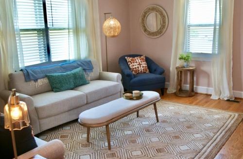 Belmont House | Altavista House - Renovated, Charming, & Walkable