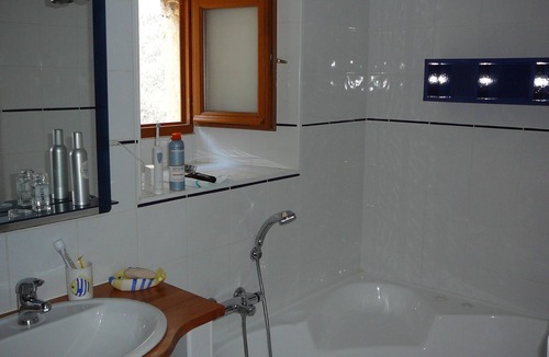 Pompignan House | Altes Steinhaus