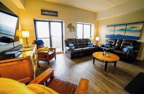 Sugar Mountain Condo | Altitude Adjustment - King bed, Gig-Speed Internet, Mountain View, Ski