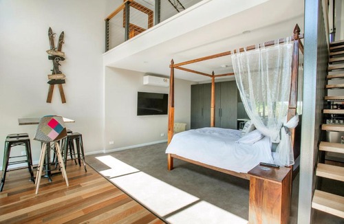 Boorolite Bed & Breakfast | Altitude221