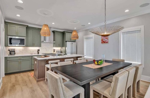 Berry Hill House | Alto- Lrg Private Rooftop- Mins to Broadway & 12 S
