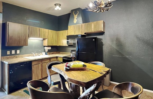 Alto Condo | Alto Mountain Sojourn | Pet-Friendly, Large Deck, Pool Access
