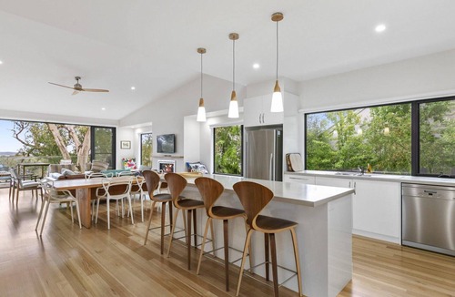 Lorne House | Alto Vista - Tree & Ocean Views