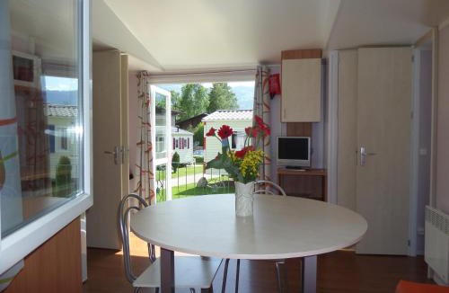 Schupberg House | Altogold Swiss Holidays At Manor Farm 5*