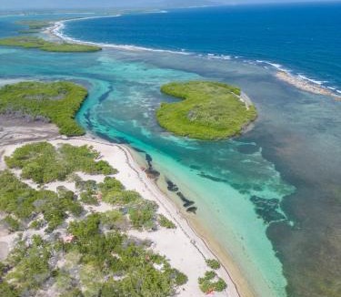 Azua Hotel | Altos de la Caobita