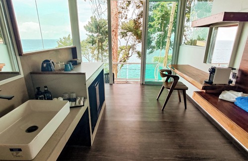 Kampung Pasir Hantu Hotel | Alunan Resort