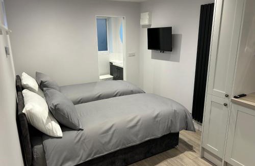 Lee-on-the-Solent Apartment | Alver Lodge , Self contained studio